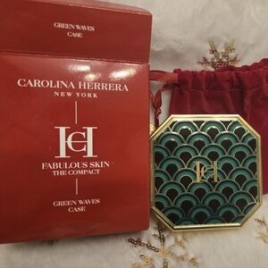Carolina Herrera Fabulous Skin The Compact Green Waves Case